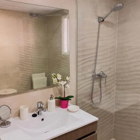 Apartment En La Carihuela-costa Del Sol *